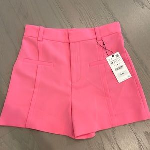 Super cute high waisted shorts in pink! NEW WITH TAGS FROM ZARA with a DISCOUNT!